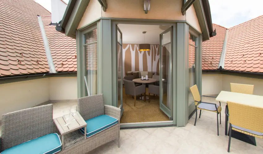Villa Oliva Boutique Rooms Zam�rdi - Kedvezm�nyes �r csal�dok r�sz�reak reggelis ell�t�ssal (1 �jt�l)