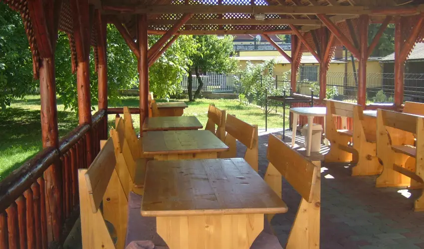 Hotel Villa Park Szilv�sv�rad - Kedvezm�nyes �r csal�dok r�sz�reak reggelis ell�t�ssal (1 �jt�l)