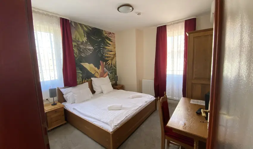 Hotel Villa Park Szilv�sv�rad - Kedvezm�nyes �r csal�dok r�sz�reak reggelis ell�t�ssal (1 �jt�l)