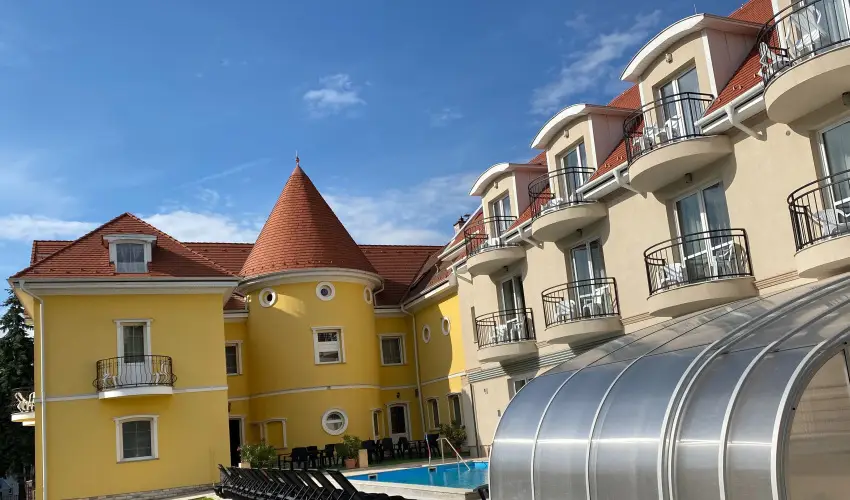 Hotel Villa Park Szilv�sv�rad - Kedvezm�nyes �r csal�dok r�sz�reak reggelis ell�t�ssal (1 �jt�l)
