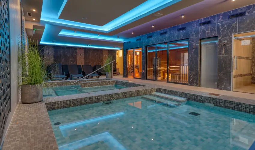 Hotel Villa Park Szilv�sv�rad - Kedvezm�nyes �r csal�dok r�sz�reak reggelis ell�t�ssal (1 �jt�l)