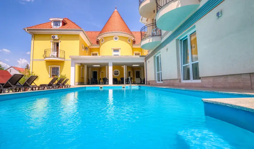 Hotel Villa Park Szilv�sv�rad - Kedvezm�nyes �r csal�dok r�sz�reak reggelis ell�t�ssal (1 �jt�l)