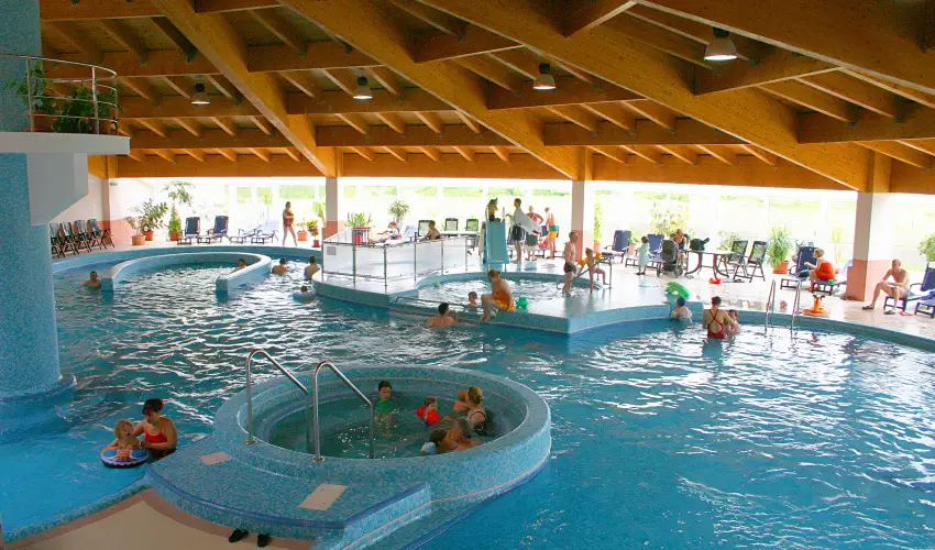 Villapark V�rgesztes V�rgesztes - Indul a vak�ci� kedvezm�nyes csomag (min. 3 �j)