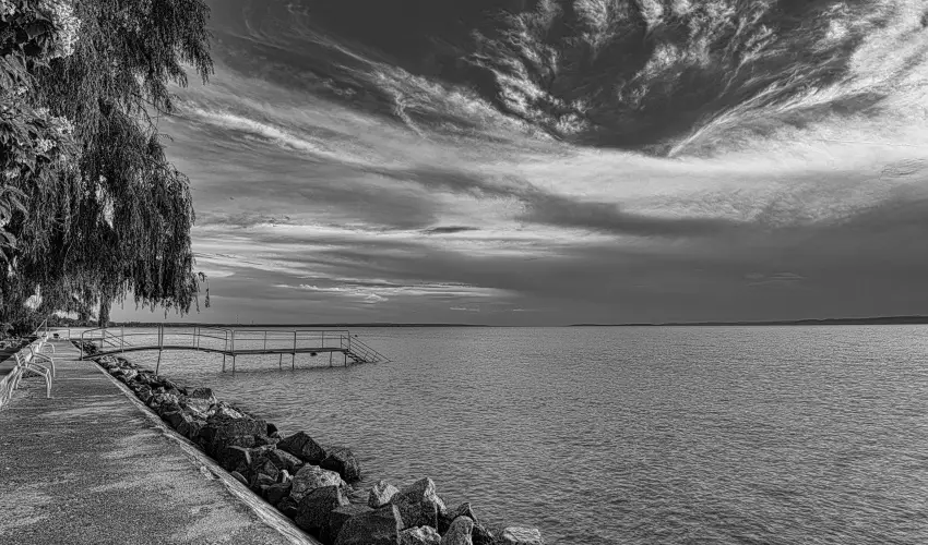 Vil�gos Hotel Balatonvil�gos - Kedvezm�nyes �r csal�dok r�sz�reak f�lpanzi�s ell�t�ssal (min. 2 �j)