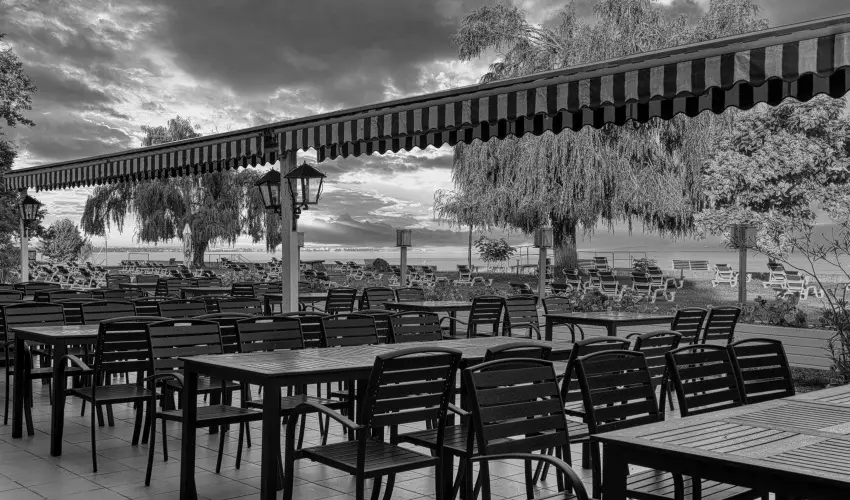 Vil�gos Hotel Balatonvil�gos - Kedvezm�nyes �r csal�dok r�sz�reak f�lpanzi�s ell�t�ssal (min. 2 �j)