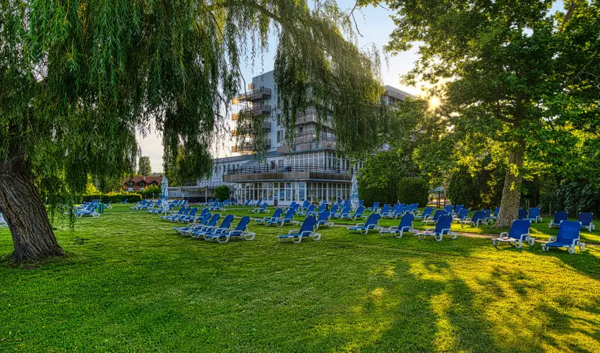 Vil�gos Hotel Balatonvil�gos - Balatoni Vak�ci� Reggelivel (min. 2 �j)