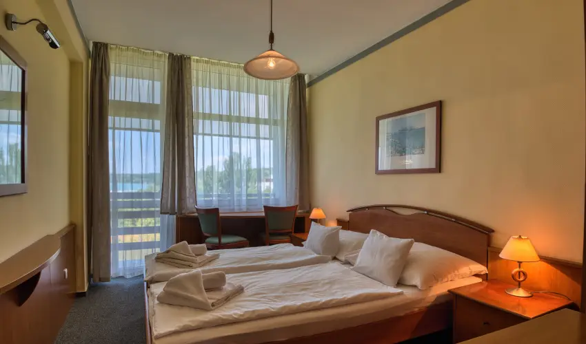 Vil�gos Hotel Balatonvil�gos - Balatoni Vak�ci� Reggelivel (min. 2 �j)