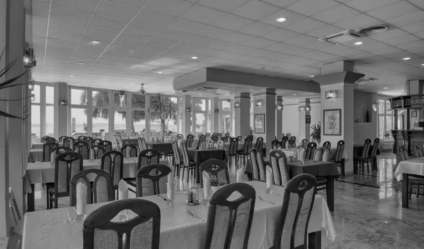 Vil�gos Hotel Balatonvil�gos - Kedvezm�nyes �r csal�dok r�sz�reak f�lpanzi�s ell�t�ssal (min. 2 �j)