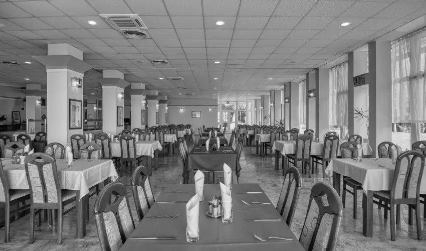 Vil�gos Hotel Balatonvil�gos - Kedvezm�nyes �r csal�dok r�sz�reak f�lpanzi�s ell�t�ssal (min. 2 �j)