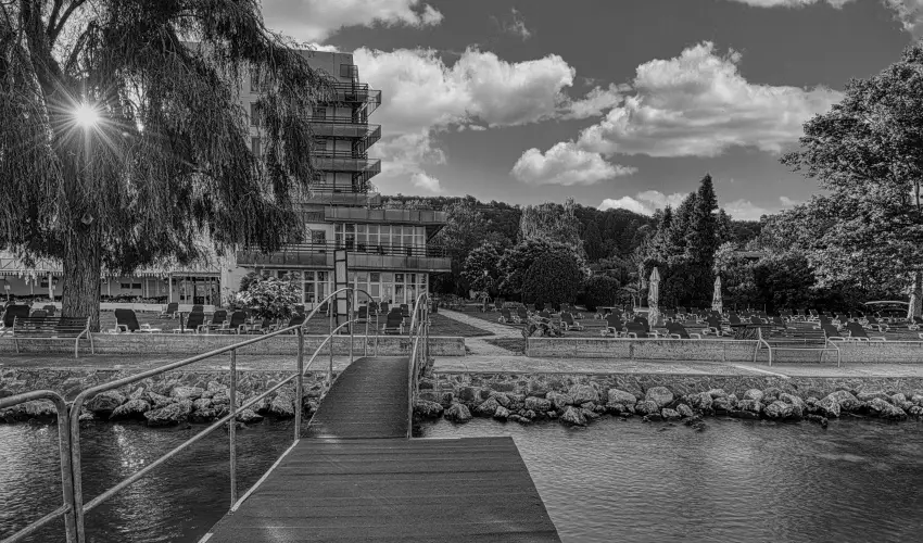 Vil�gos Hotel Balatonvil�gos - Kedvezm�nyes �r csal�dok r�sz�reak f�lpanzi�s ell�t�ssal (min. 2 �j)