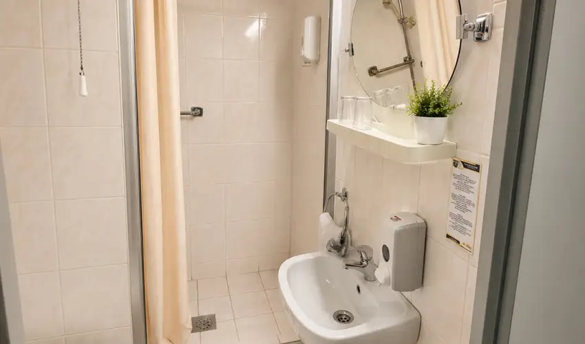 Vil�gos Hotel Balatonvil�gos - Balatoni Vak�ci� Reggelivel (min. 2 �j)