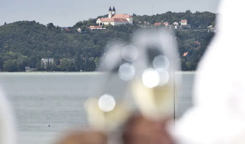 Hotel Wellamarin Zamrdi - Wella's Eve a PartOn Bisztrban (4 jszaka)