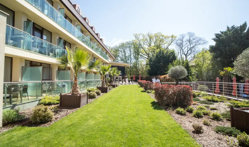 Wellness Hotel Gyula Gyula - Kedvezm�nyes �r csal�dok r�sz�re (1 �jt�l)