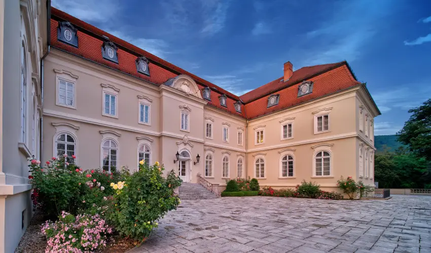 La Contessa Kast�lyhotel Szilv�sv�rad - Early bird �r f�lpanzi�val (1 �jt�l)