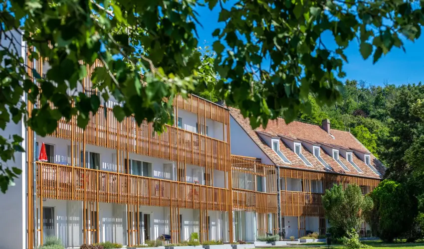 Tihany Yacht Club Tihany - Vissza nem t�r�tend� �r f�lpanzi�val (1 �jt�l)