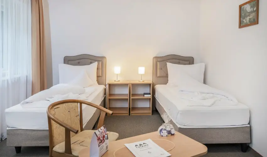 Tihany Yacht Club Tihany - Vissza nem t�r�tend� �r f�lpanzi�val (1 �jt�l)