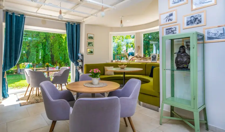 Tihany Yacht Club Tihany - Vissza nem t�r�tend� �r f�lpanzi�val (1 �jt�l)