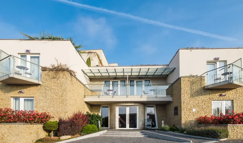 Zenit Hotel Balaton Vonyarcvashegy - Kedvezményes ár családok részéreak reggelis ellátással (1 éjtől)