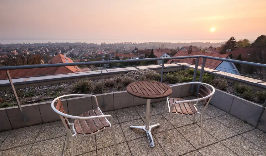 Zenit Hotel Balaton Vonyarcvashegy - Kedvezményes ár családok részéreak reggelis ellátással (1 éjtől)