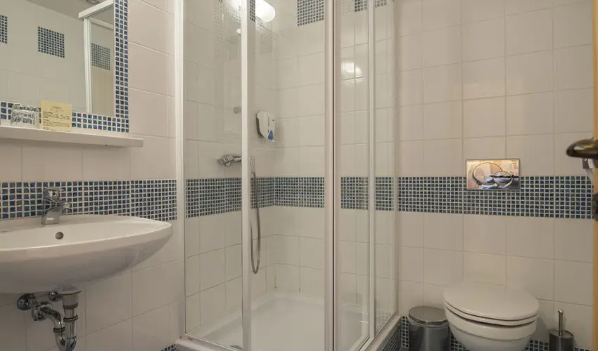 Zenit Hotel Balaton Vonyarcvashegy - Kedvezményes ár családok részéreak reggelis ellátással (1 éjtől)