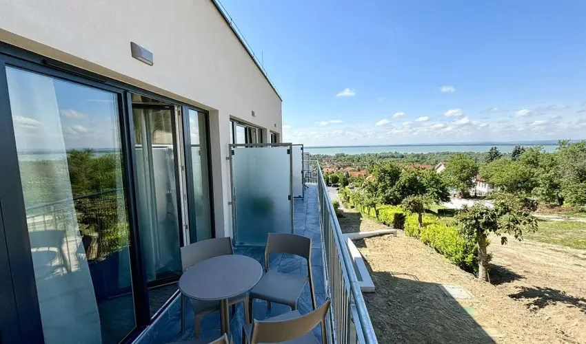 Zenit Hotel Balaton Vonyarcvashegy - Kedvezményes ár családok részéreak reggelis ellátással (1 éjtől)