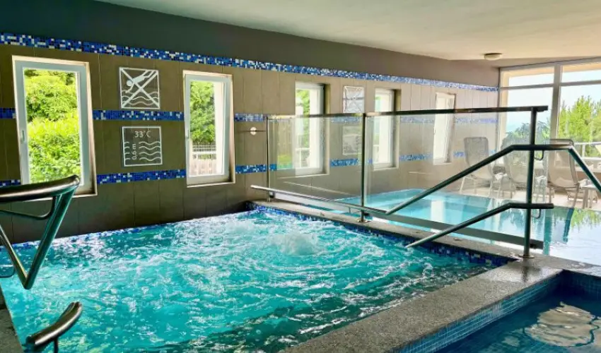 Zenit Hotel Balaton Vonyarcvashegy - Kedvezményes ár családok részéreak reggelis ellátással (1 éjtől)