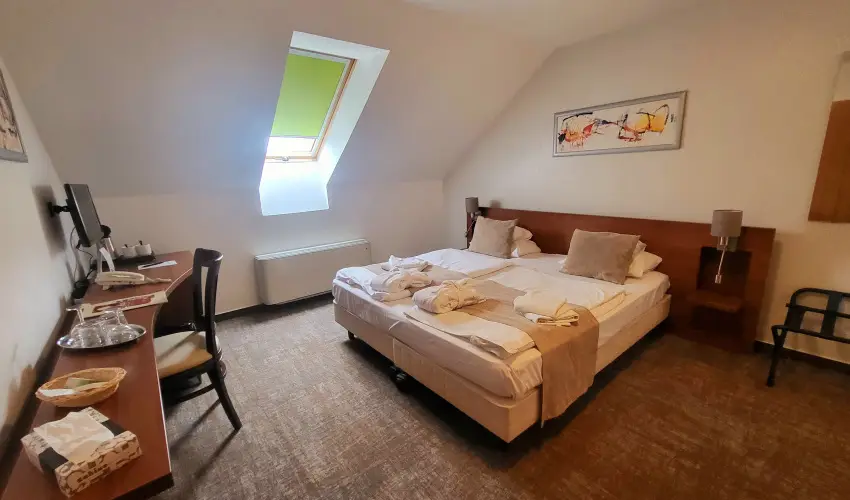 Zenit Hotel Balaton Vonyarcvashegy - Kedvezményes ár családok részéreak reggelis ellátással (1 éjtől)