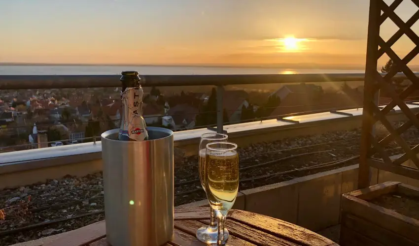 Zenit Hotel Balaton Vonyarcvashegy - Kedvezményes ár családok részéreak reggelis ellátással (1 éjtől)