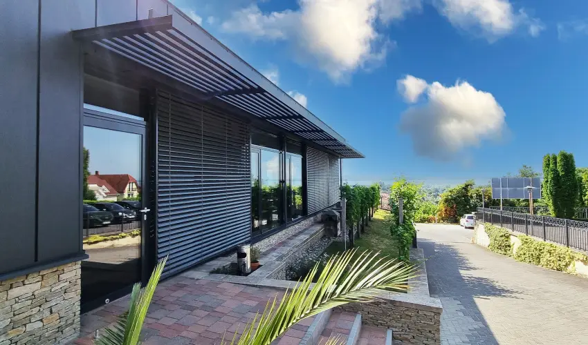 Zenit Hotel Balaton Vonyarcvashegy - Kedvezményes ár családok részéreak reggelis ellátással (1 éjtől)