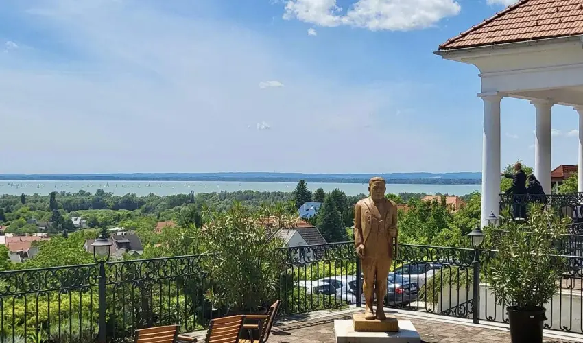 Zenit Hotel Balaton Vonyarcvashegy - Kedvezményes ár családok részéreak reggelis ellátással (1 éjtől)