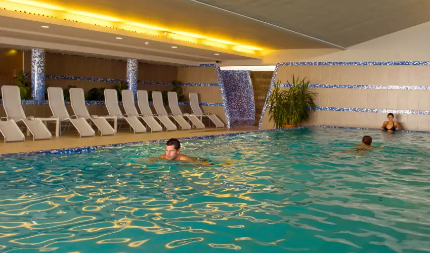 Zenit Hotel Balaton Vonyarcvashegy - Kedvezményes ár családok részéreak reggelis ellátással (1 éjtől)